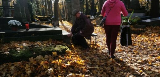 „Cmentarne wyścigi” zaczynają się o świcie. Wygrywa tylko jedna