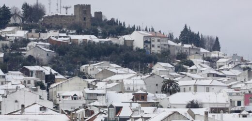 Portugalia: Po fali upałów, spadł śnieg
