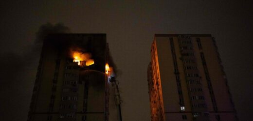Rosyjski dron uderzył w blok w Kijowie. Jedna osoba nie żyje, 4 ranne