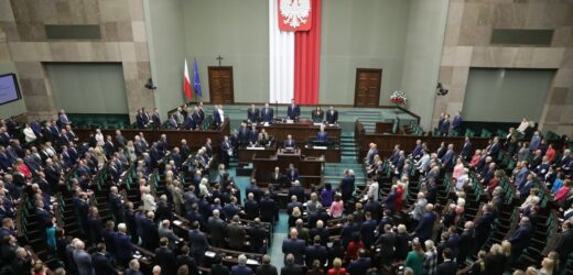 Kilkanaście mieszkań, dotacje, bitcoiny. Tak żyją polscy posłowie