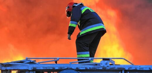 Pożar kamienicy w Zabrzu. Pięć osób, w tym dzieci, w szpitalu