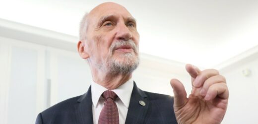 Macierewicz o raporcie Kosiniaka-Kamysza: Polacy mają nie znać prawdy