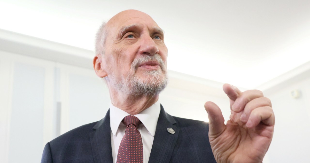 Macierewicz o raporcie Kosiniaka-Kamysza: Polacy mają nie znać prawdy