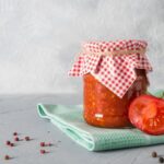 Przecier pomidorowy a passata to dwa różne produkty. Jak je wykorzystać w kuchni?