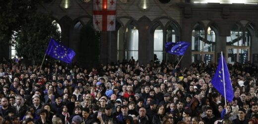 Garściami wrzucali głosy do urny wyborczej. Wśród zatrzymanych urzędnik miejski