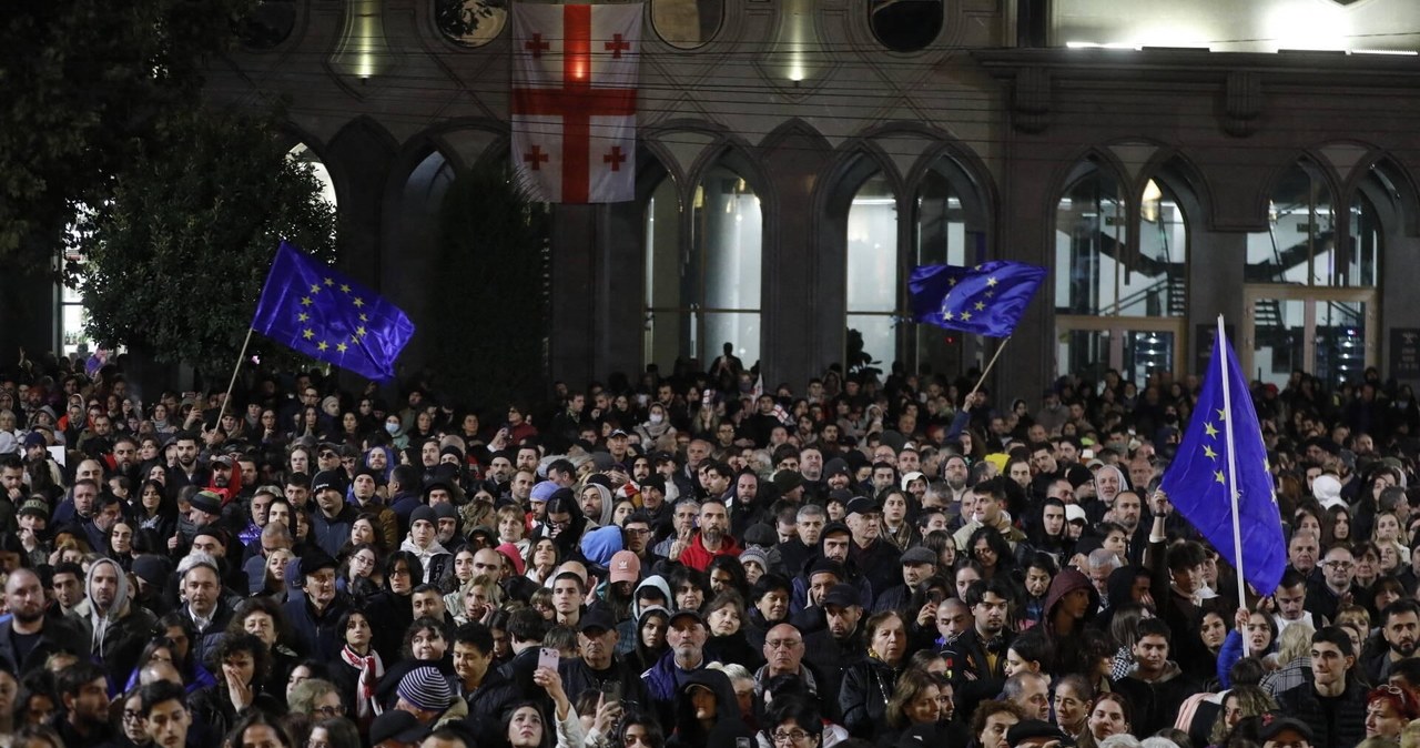 Garściami wrzucali głosy do urny wyborczej. Wśród zatrzymanych urzędnik miejski