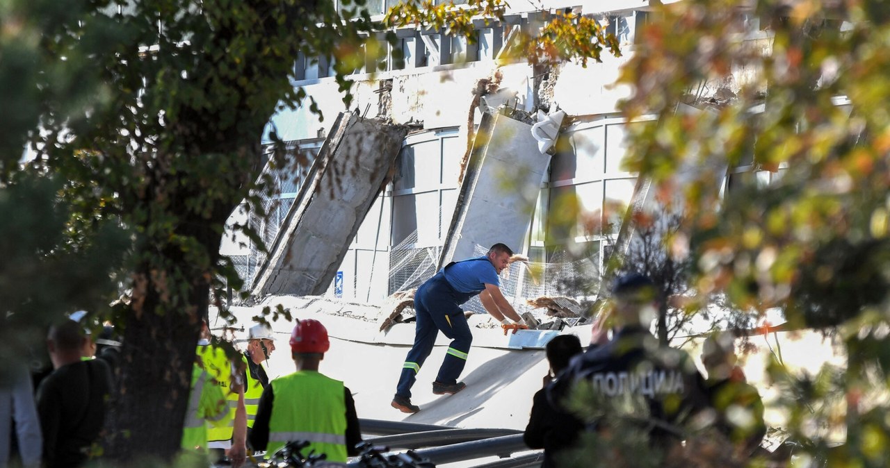 Fragment betonowego dachu runął na ludzi. Tragedia w Serbii