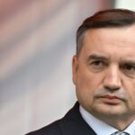 „Nie przysłał zwolnienia”. Czy Zbigniew Ziobro zostanie w poniedziałek przesłuchany?