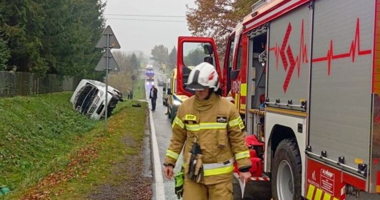 Wypadek szkolnego busa w Małopolsce. Ranne dzieci