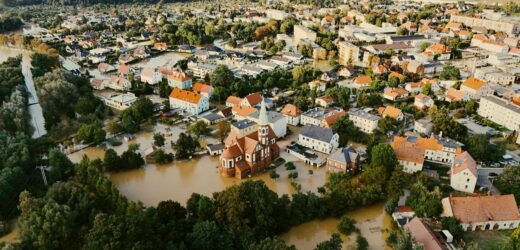 Tysiąc ton opału dla powodzian z Lewina Brzeskiego