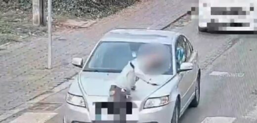 Przebiegł przez pasy, został potrącony i dostał mandat