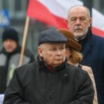 Kaczyński przed pomnikiem: Tusk przysyła prezent dla Putina