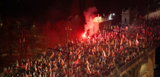 Marsz Niepodległości na ulicach Warszawy. 90 tys. uczestników [RELACJA]