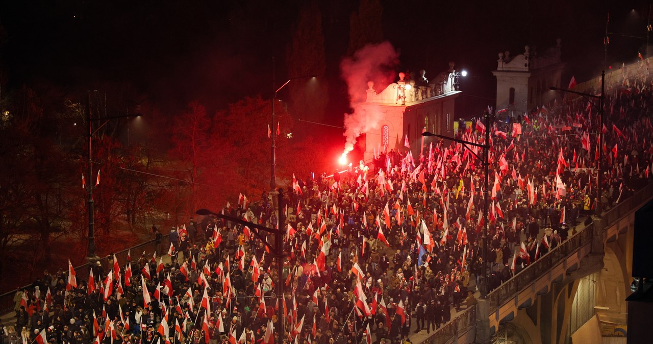 Marsz Niepodległości na ulicach Warszawy. 90 tys. uczestników [RELACJA]