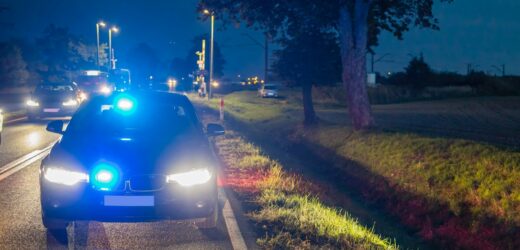 Tragiczny wypadek w Lubuskiem. 16-letni kierowca uderzył w drzewo, zginął 17-letni pasażer