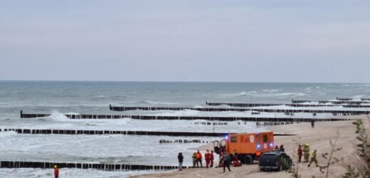 Tragedia na Bałtyku. Nie żyje jeden z trzech rybaków, którzy wpadli do morza