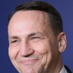 Sikorski ogłosił sukces? Tak skomentował sondę premiera ws. prawyborów