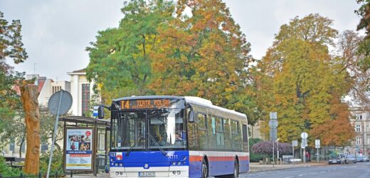 Ukradł autobus miejski. Po drodze doprowadził do kolizji