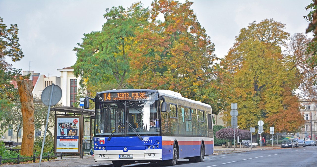 Ukradł autobus miejski. Po drodze doprowadził do kolizji