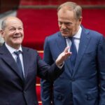 Tusk o strategii wojowania telefonem. Scholz w ogniu krytyki