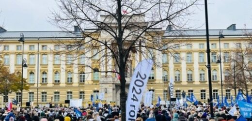 Pielęgniarki i położne kontra rząd. Protest w Warszawie