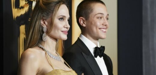 Angelina Jolie błyszczała na gali w zjawiskowej sukni. Ale to jej syn Knox skradł show