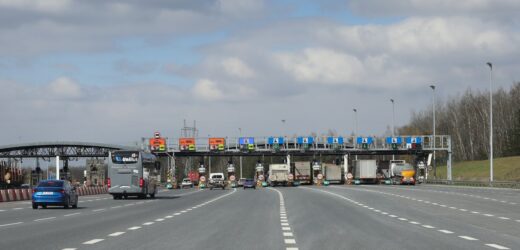 Zostawił na A4 partnerkę z 6-letnią córką. Sam odjechał z niemowlęciem