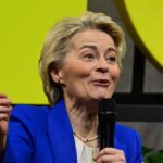 Ursula von der Leyen udzielała pierwszej pomocy pasażerowi samolotu