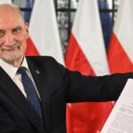 ​Macierewicz nie składa broni. Zawiadomił prokuraturę ws. szefów MON