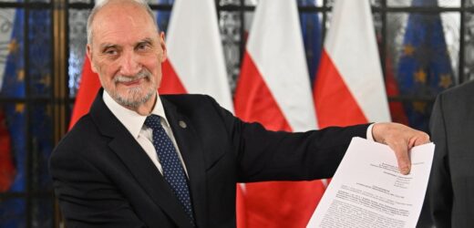 ​Macierewicz nie składa broni. Zawiadomił prokuraturę ws. szefów MON