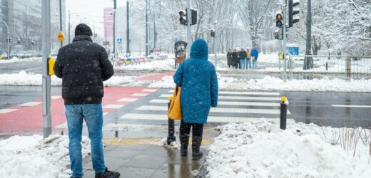 Polska pod śniegiem. Ile jeszcze potrwają śnieżyce? IMGW: zmiana pogody