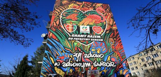 „Żyj zdrowo w zdrowym świecie”. Mural WOŚP odsłonięty w Skierniewicach