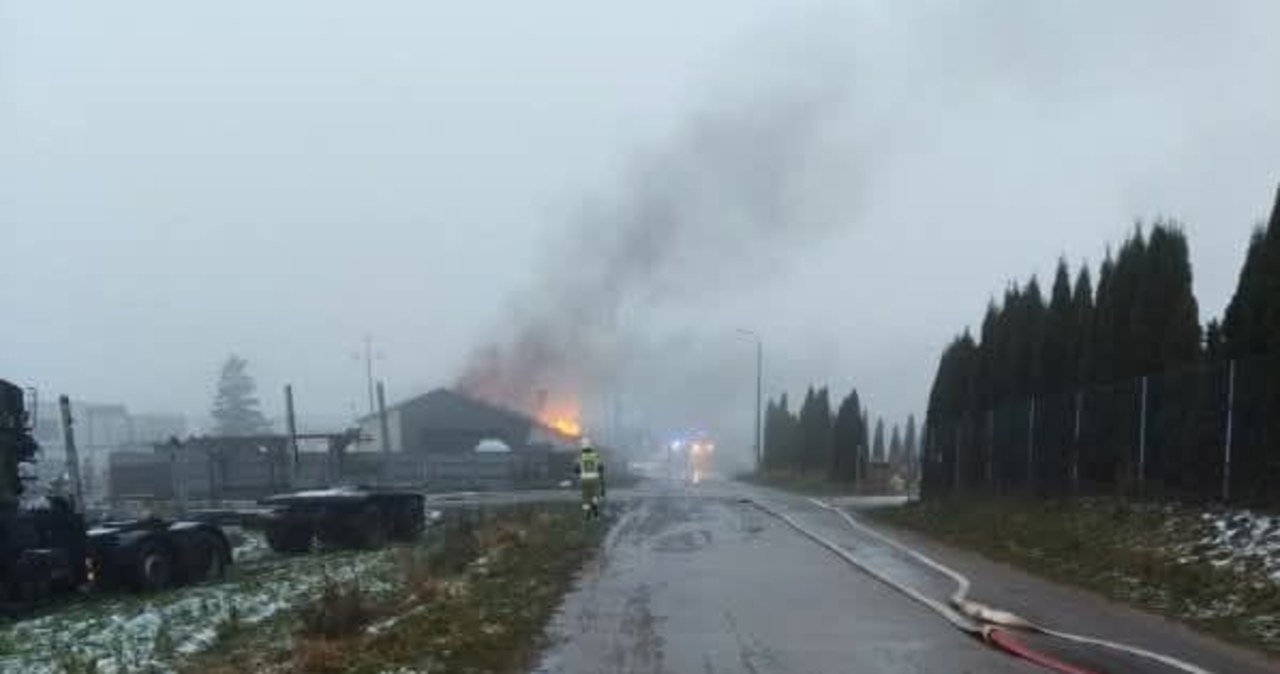 Pożar zakładu spawalniczego niedaleko Kościerzyny