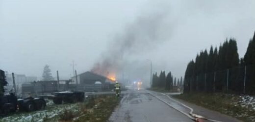 Ryzyko eksplozji. Trwa akcja strażaków niedaleko Kościerzyny