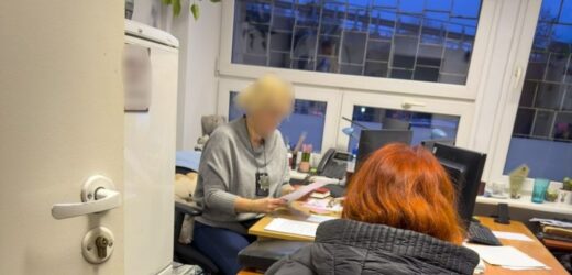 Pięć osób zatrzymanych, w tym urzędniczka. Za łapówki miała załatwiać legalizację pobytu