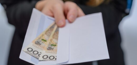 GUS: Rosną wynagrodzenia Polaków, gospodarka pozytywnie zaskoczyła