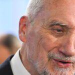 Macierewicz dopuścił się zdrady dyplomatycznej? Zawiadomienie w prokuraturze