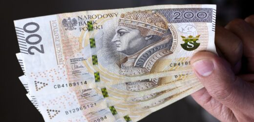 Wiadomo, co z waloryzacją 800 plus. KE zatwierdziła plan budżetowy dla Polski