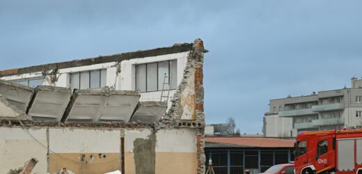 Prokuratura Okręgowa zajmie się zawaleniem części hali w Mławie