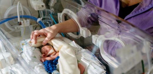Będą dłuższe urlopy macierzyńskie dla rodziców wcześniaków