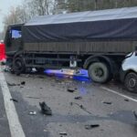 Wypadek z udziałem wojskowej ciężarówki. Jedna osoba nie żyje