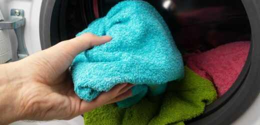 Ręczniki będą puszyste po każdym praniu. Wystarczy wlać jeden produkt