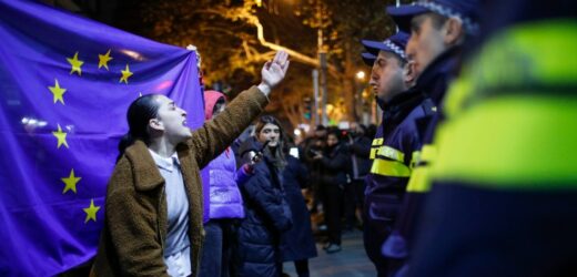 Gruzja zawiesza rozmowy o wejściu do UE. Prezydent ostro reaguje