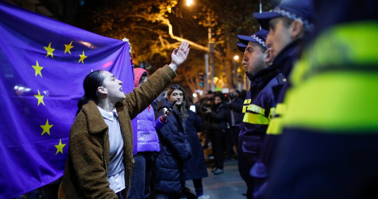 Gruzja zawiesza rozmowy o wejściu do UE. Prezydent ostro reaguje