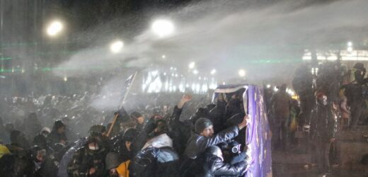 Starcia podczas protestu w Gruzji. Policja użyła gazu i armatek wodnych, jest wielu rannych
