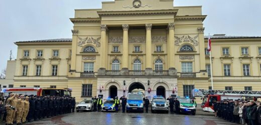 Zawyły policyjne syreny. Funkcjonariusze oddali hołd zmarłemu koledze