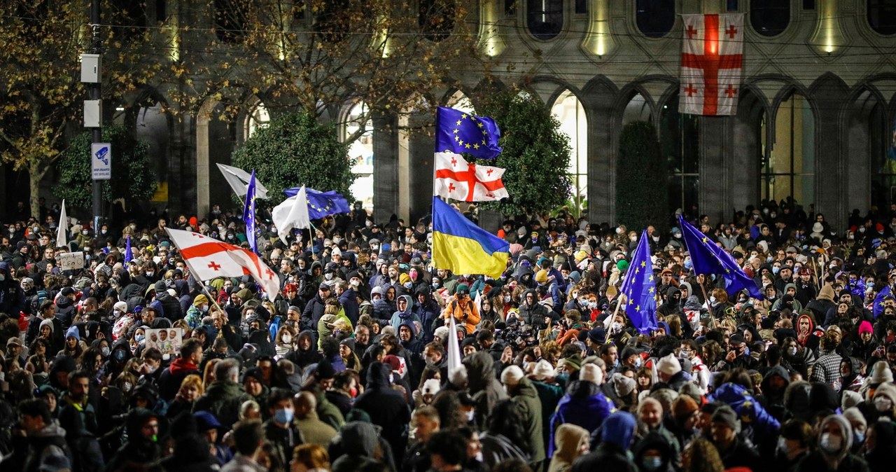 Kolejny dzień protestów w Gruzji. Policja użyła armatek wodnych