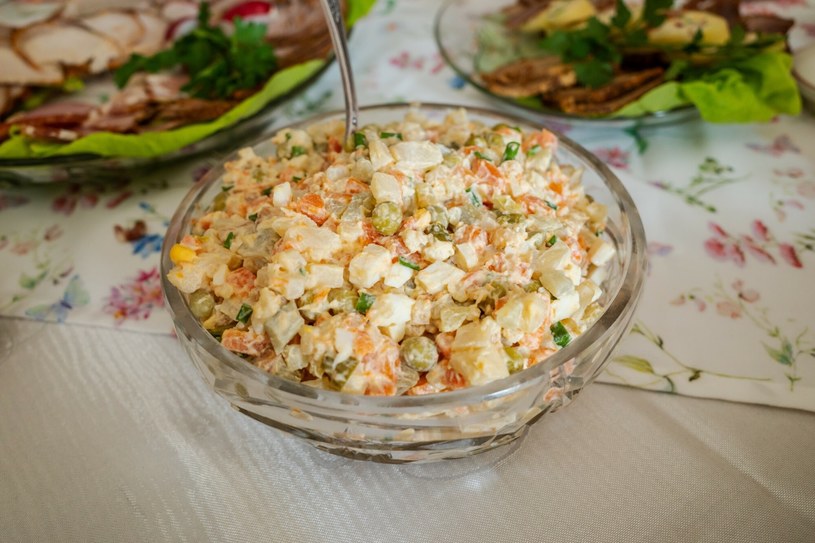 Sekrety idealnej sałatki jarzynowej Magdy Gessler. Nigdy nie dodawaj tego składnika