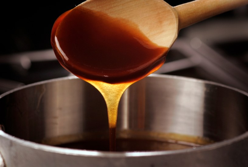 Nazywany królem sosów. Dzięki demi-glace potrawy staną się wykwintne