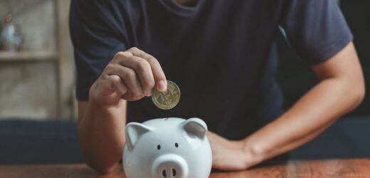 Najpierw czuły, potem obojętny? Sprawdź, czy nie stosuje „metody skarbonki”